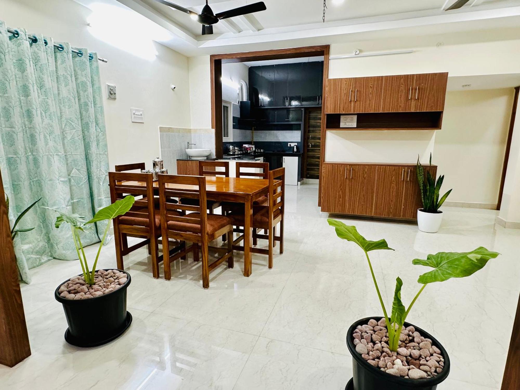 Truelife - 3Bhk Family Suites - Ps4 Pure Veg Restaurant On The Way To Balaji Temple - 2500 Sft Large Signature Apartment - Modular Kitchen - Super Fast Wifi, Smart Tv, 250 Jio Channels - Parking - Easy Access To All Temples - Top Service With Lots Of Tirupati Exteriér fotografie