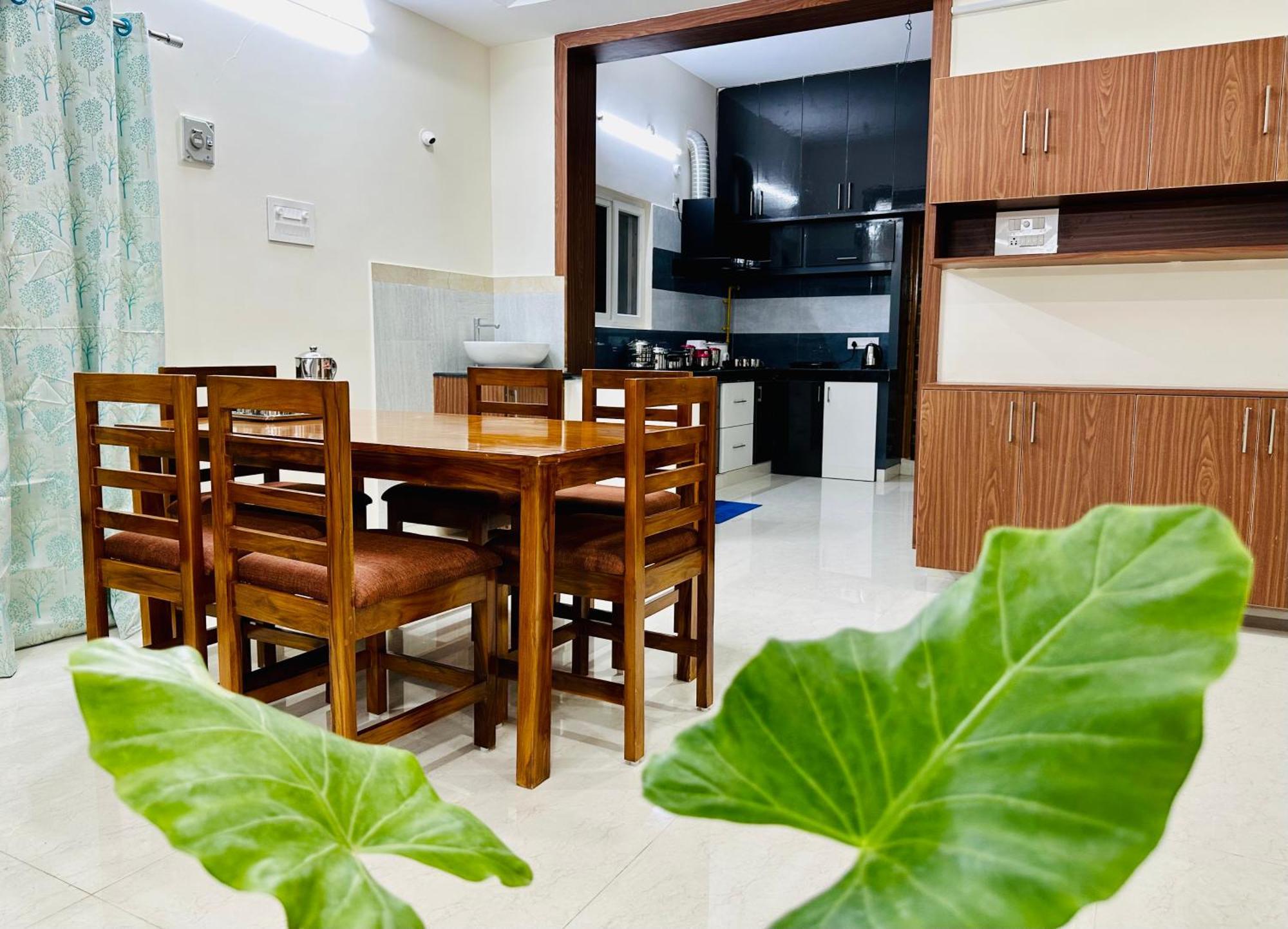 Truelife - 3Bhk Family Suites - Ps4 Pure Veg Restaurant On The Way To Balaji Temple - 2500 Sft Large Signature Apartment - Modular Kitchen - Super Fast Wifi, Smart Tv, 250 Jio Channels - Parking - Easy Access To All Temples - Top Service With Lots Of Tirupati Exteriér fotografie