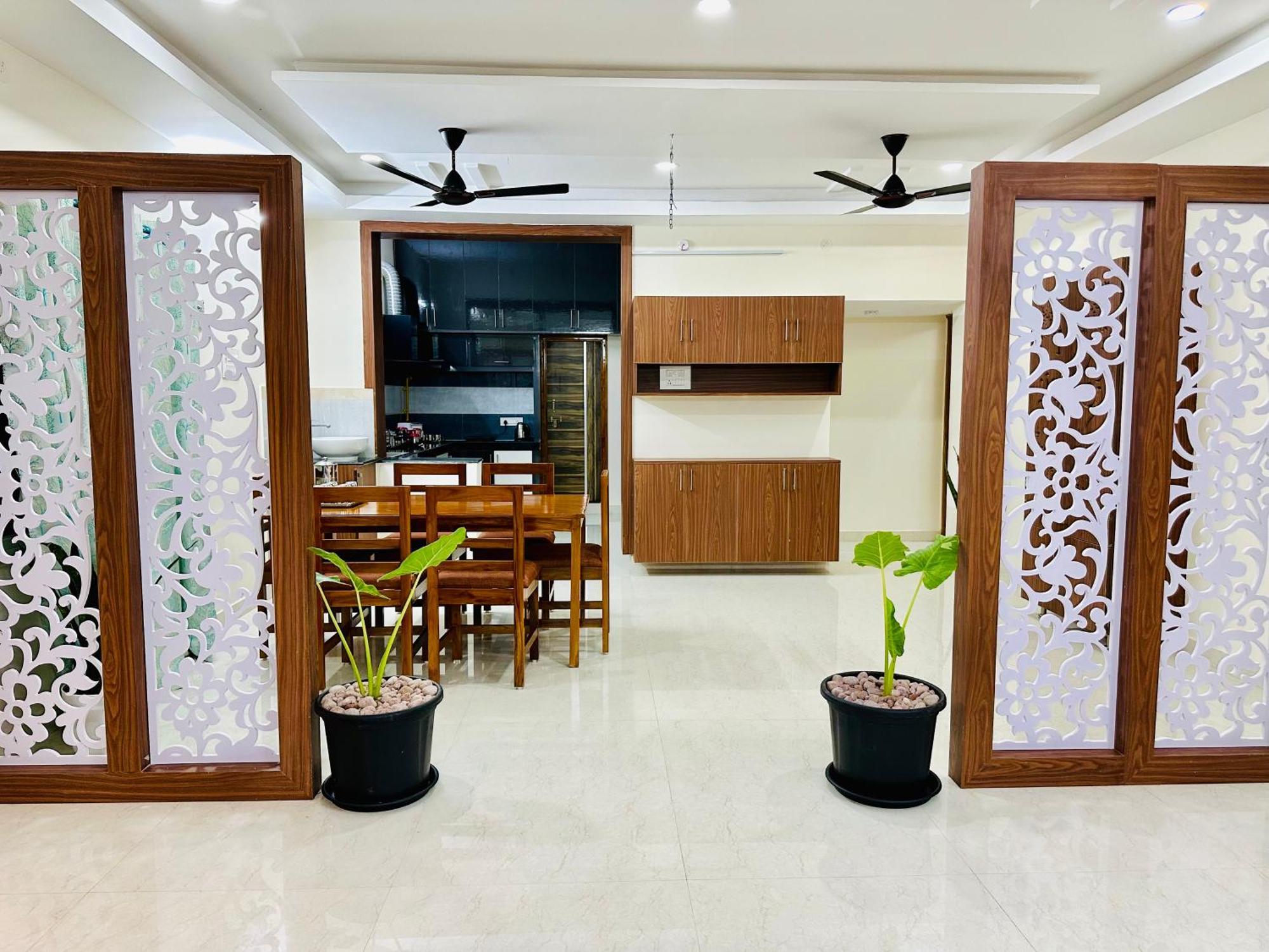 Truelife - 3Bhk Family Suites - Ps4 Pure Veg Restaurant On The Way To Balaji Temple - 2500 Sft Large Signature Apartment - Modular Kitchen - Super Fast Wifi, Smart Tv, 250 Jio Channels - Parking - Easy Access To All Temples - Top Service With Lots Of Tirupati Exteriér fotografie