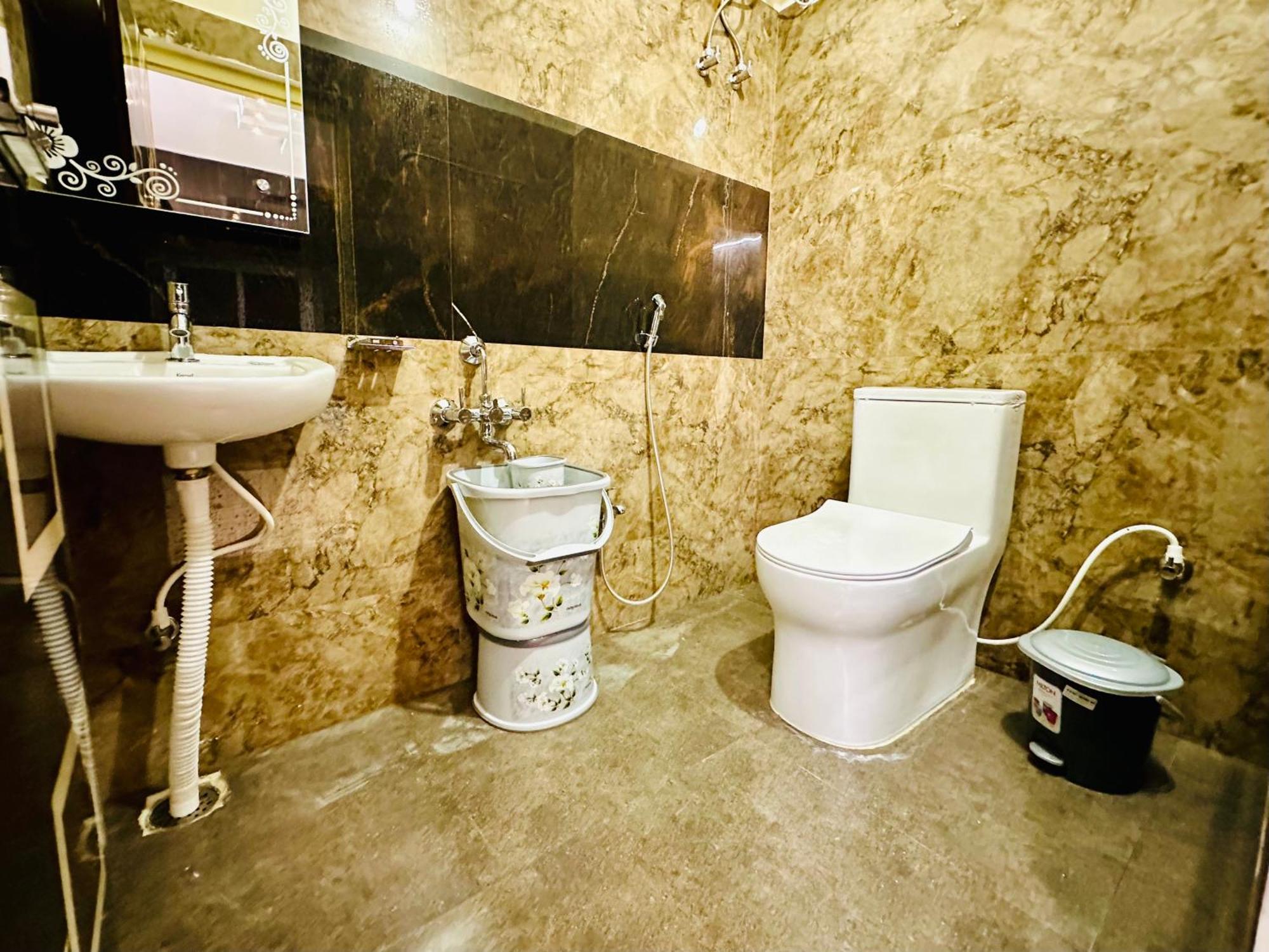 Truelife - 3Bhk Family Suites - Ps4 Pure Veg Restaurant On The Way To Balaji Temple - 2500 Sft Large Signature Apartment - Modular Kitchen - Super Fast Wifi, Smart Tv, 250 Jio Channels - Parking - Easy Access To All Temples - Top Service With Lots Of Tirupati Exteriér fotografie